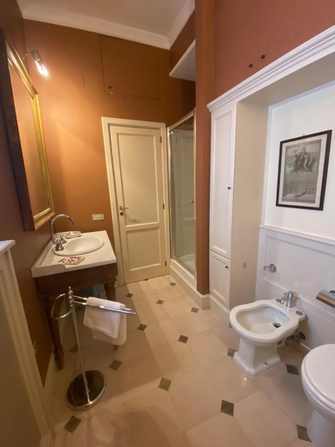 Royal Apartment In San Domenico Maggiore Naples Exterior photo